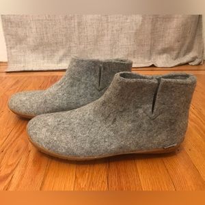 Lightly used glerups  boots size 10.5 mens (44)